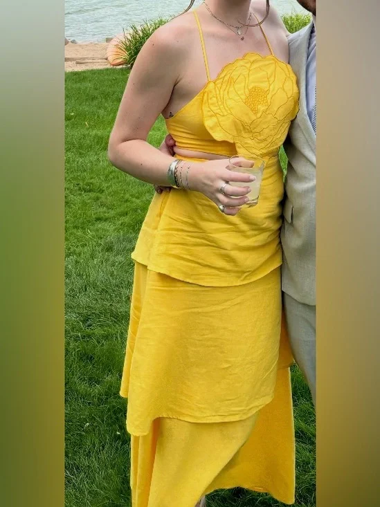 Discontinued Farm Rio yellow 3D floral Tiered midi dress - Picture 2 of 2